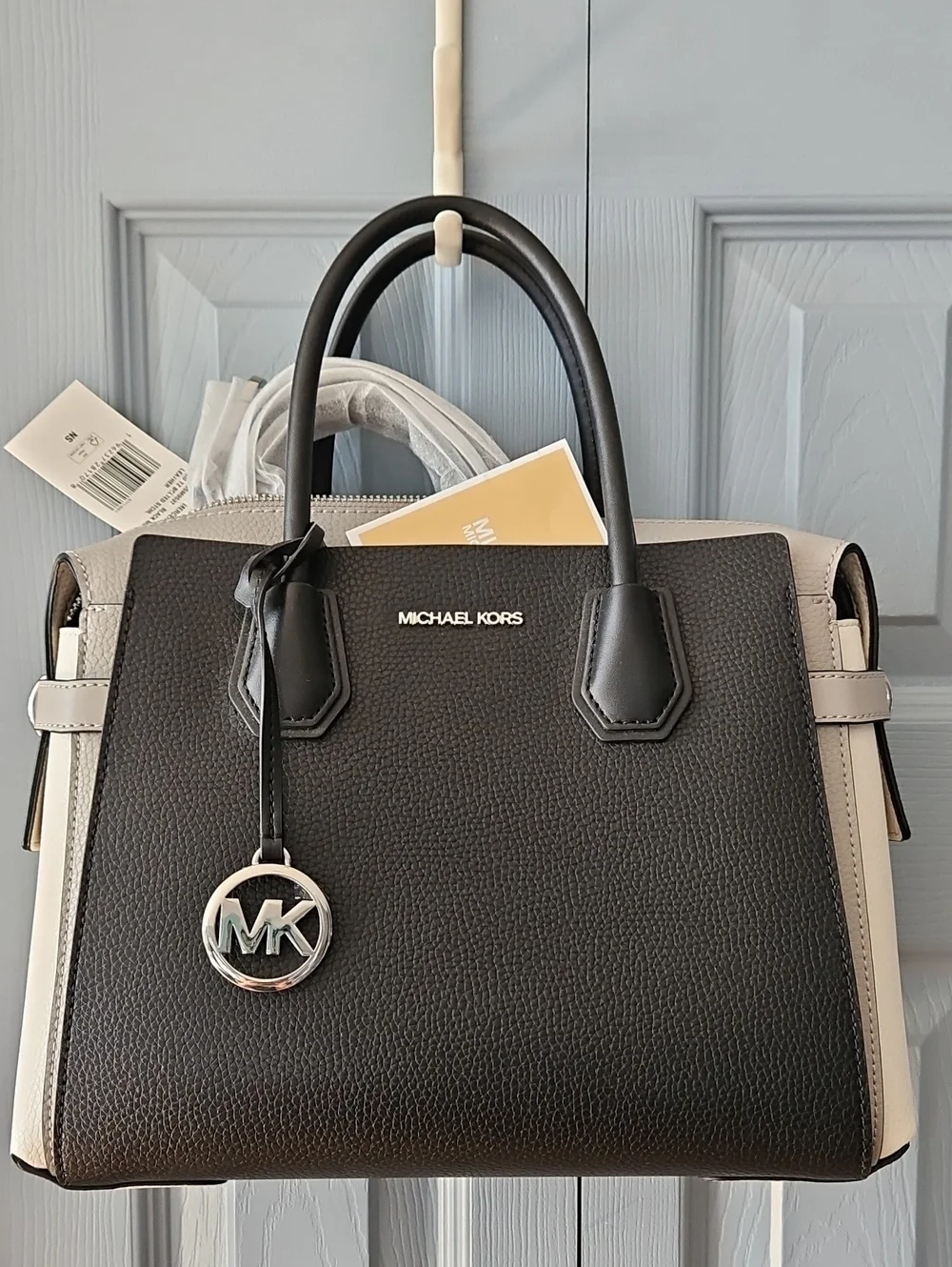 ✨️ PRICE DROP! MICHAEL KORS NWT Black Colorblock Leather Satchel - Picture 1 of 15